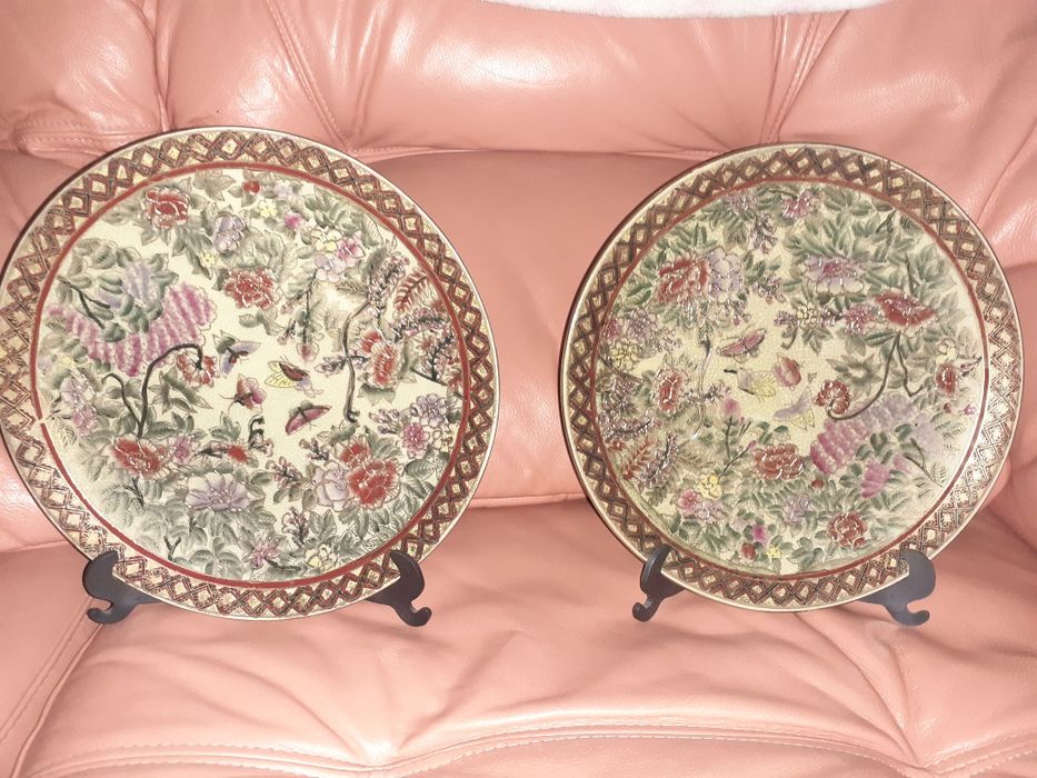 Decoração 2 pratos antigos com relevo lindissimos