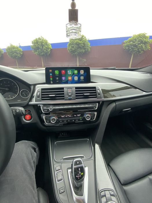 BMW 3 Series  330i  2016 рік 2,0