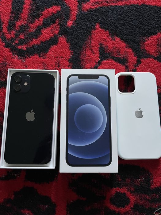 Продам айфон 12