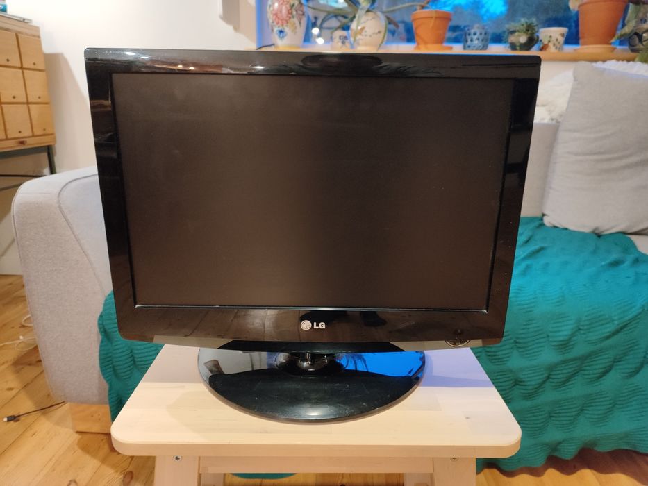 Telewizor LG 19cali mpeg-4