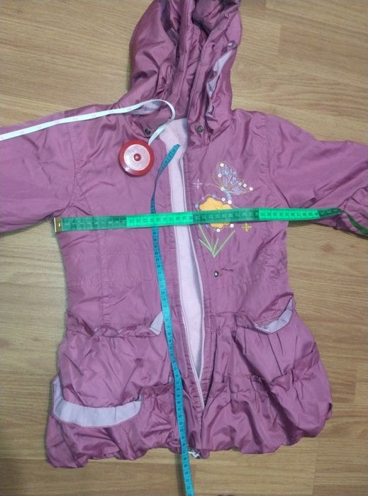 Куртка на дівчинку