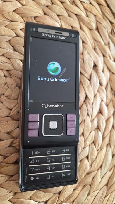 Kolekcjonerski Sony Ericsson C905 Bez simloka