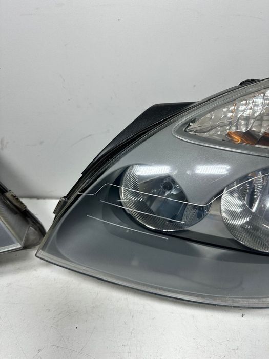 Lampa przód Renault Clio 2 01-05 lift prawa + lewa  Europa wysyłka