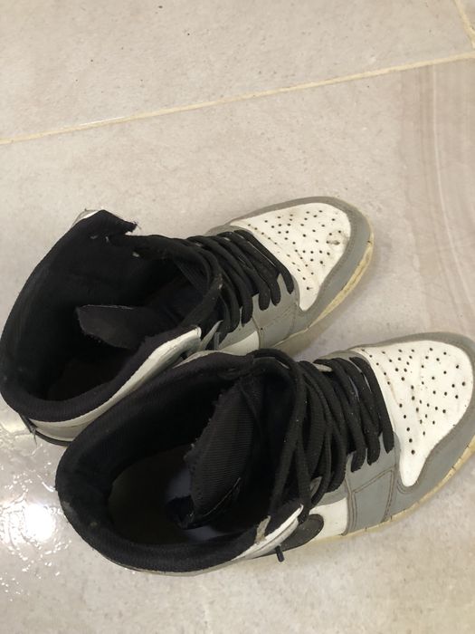 Jordan 1 sinzento e branco