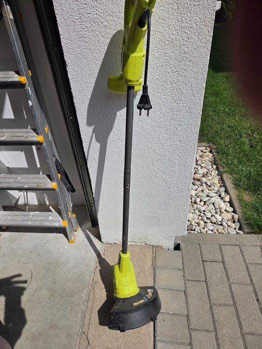 Podkaszarka Ryobi elektryczna