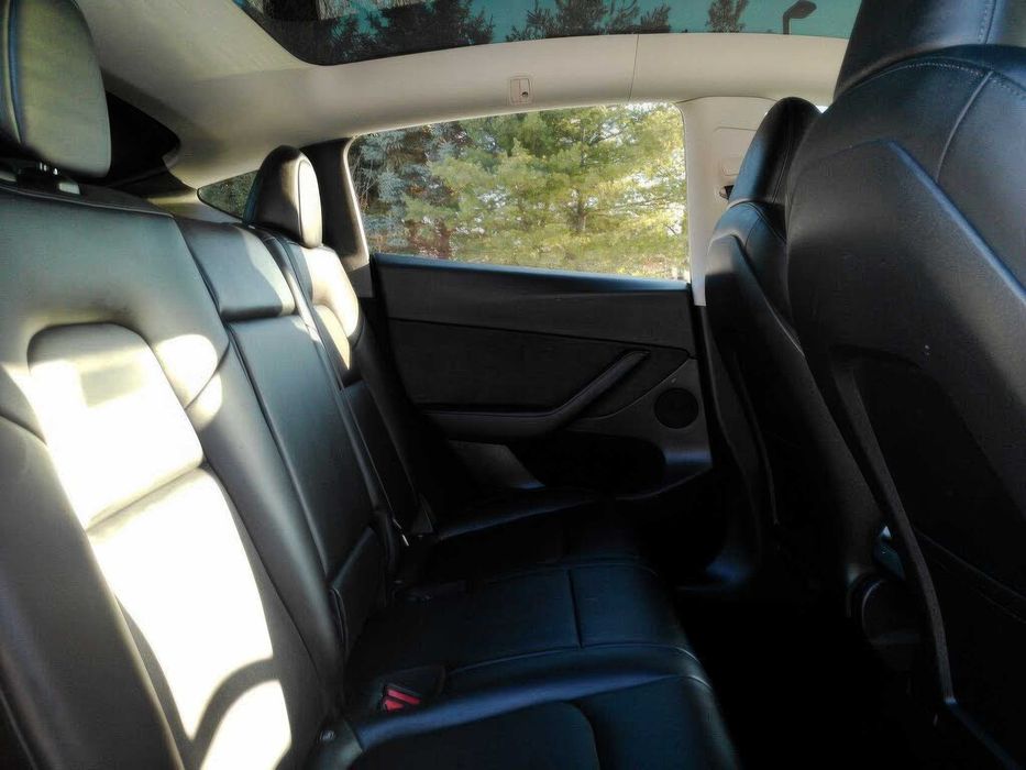 Tesla Model Y Long Range      2022