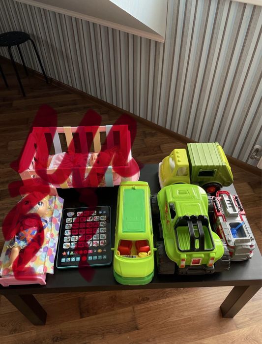 Іграшки для хлопчика і дівчинки