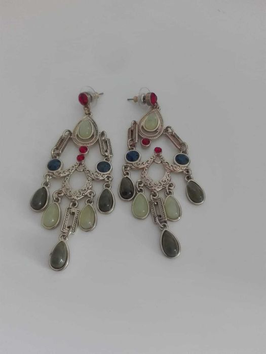 Brincos de marcas diversas