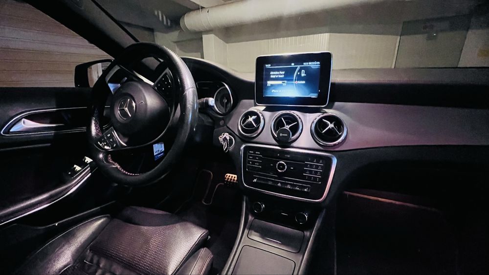 Mercedes GLA 180 CDI(Aut) - versao AMG Excelente Estado — photo 4