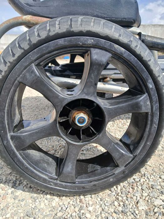 Kart a pedais para crianças