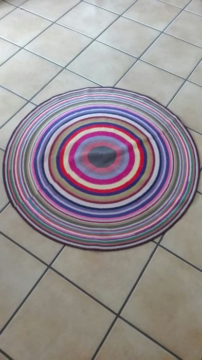 Tapete redondo feito à mão