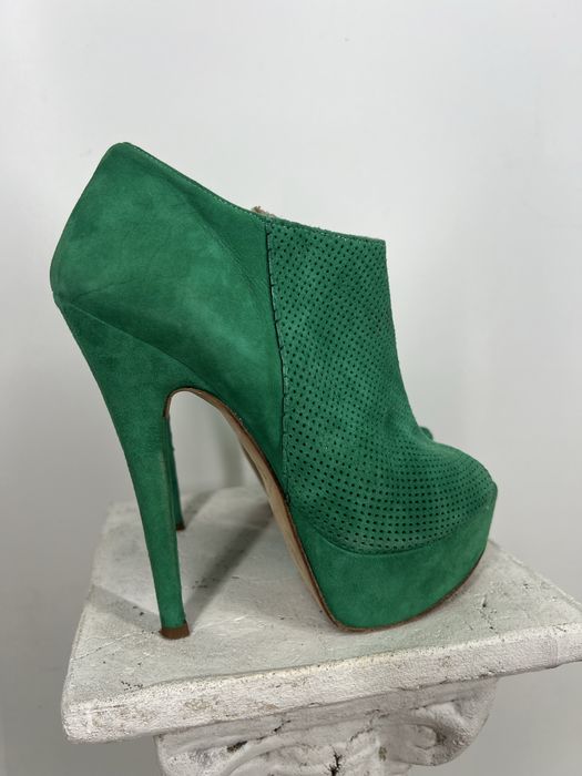 Zielone botki zamszowe na platformie high heels