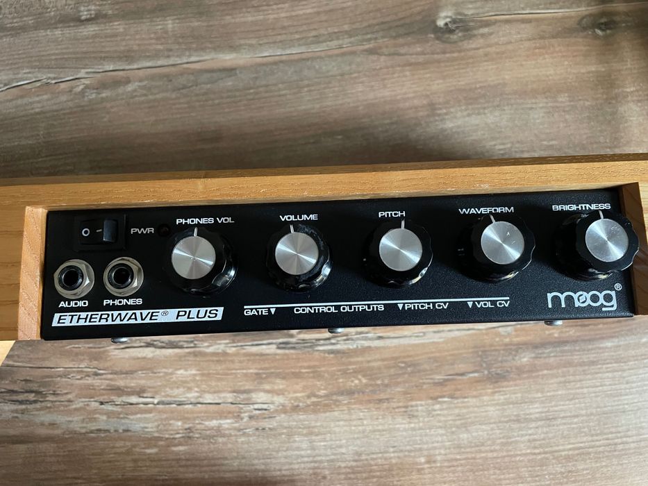 Moog Etherwave Plus Theremin