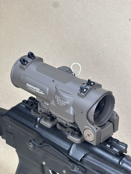 Прицел призматический Elcan 1-4 Coyote  на АК