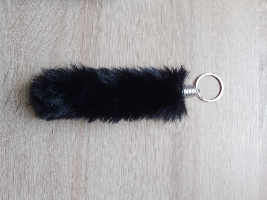 Brelok pompon futerko długi ogon