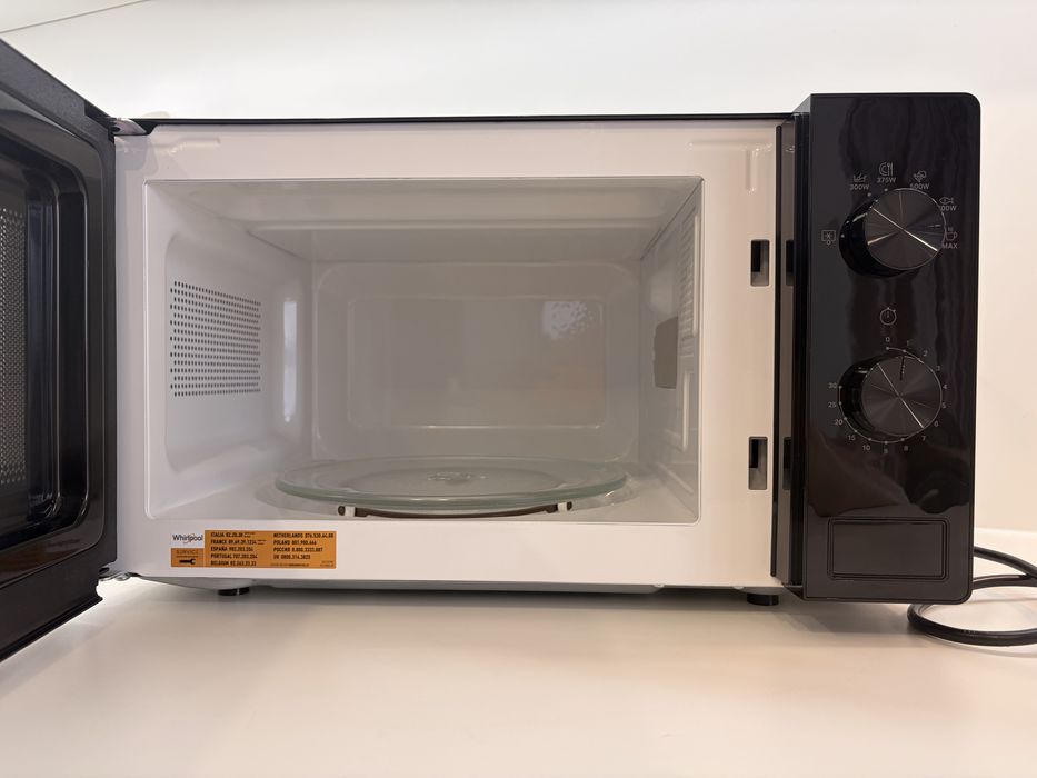 Мікрохвильова піч Whirlpool MWP 101 B (Як нова, соло)
