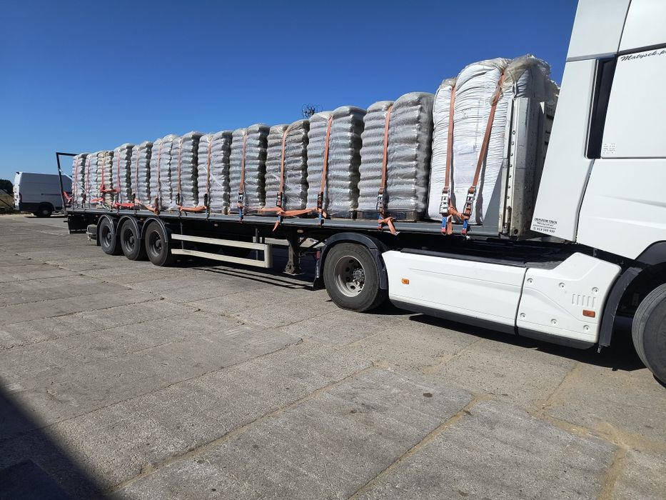 Pellet sprzedam 975 kg