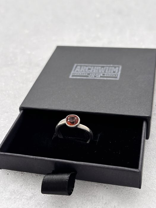 Stary pierścionek PRL SREBRO 925 | Klasyk z koniakowym oczkiem |