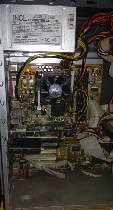 PC Retro Asus P4S8X-X P4 2.66GHz GeForce4 Sound Blaster 128  Win98 + Jogos ms-dos
