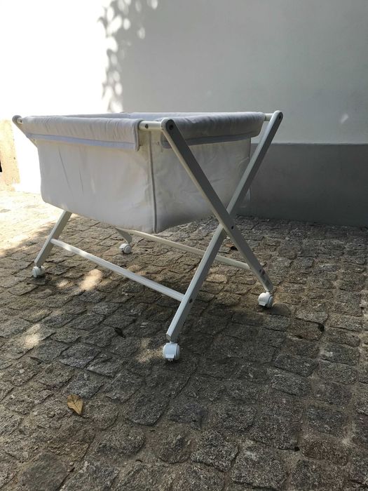 Berço com rodinhas