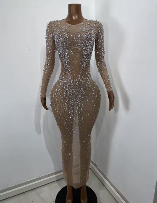Beyonce kim kardashian zdobiona srebrna zlota sukienka naga siateczka