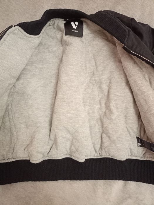 Курточка бомбер на девочку