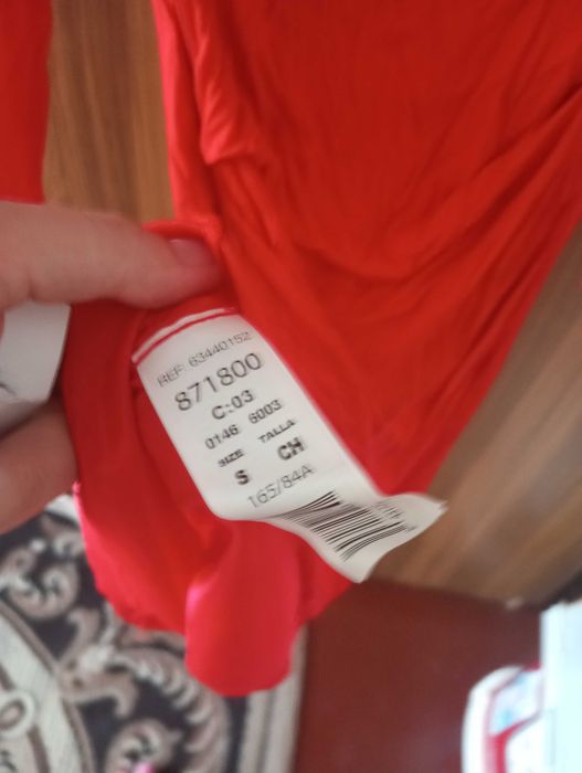 Чудова сукня Mango червоного кольору