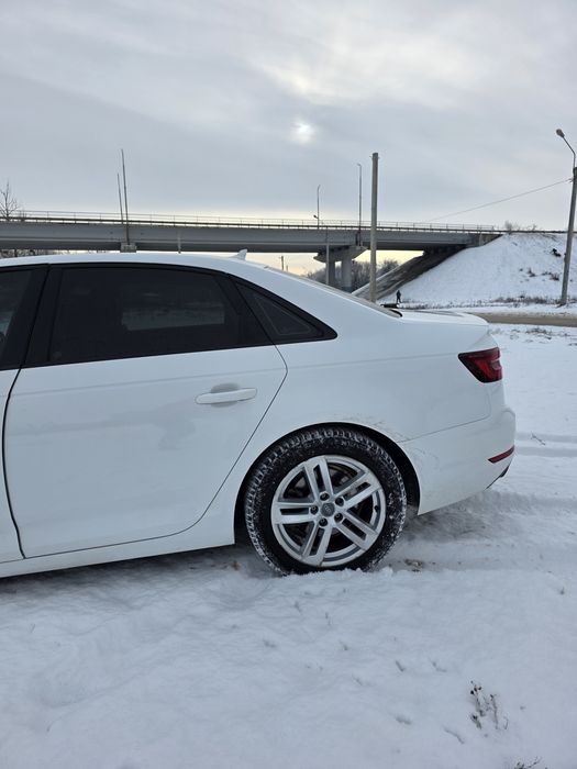 Ауді а4 б9продам.