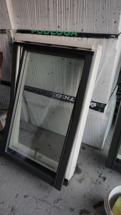 Okno dachowe 78x118 Fakro 3szybowe / wew Biały