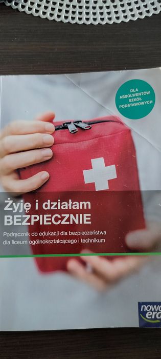 Podręcznik Żyję i działam bezpiecznie