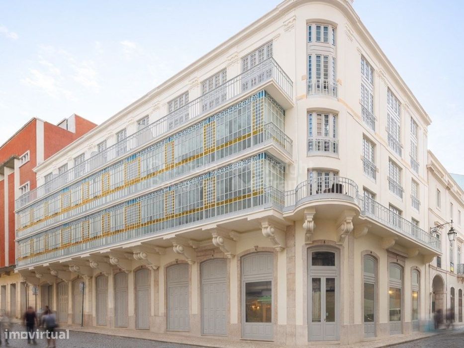 Apartamento T2 com marquise e garagem, nos Restauradores, Lisboa