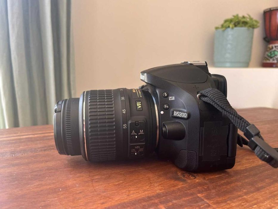 Nikon D5200 + objetiva 18–55 mm VR | aprox. 7.500 disparos | 2 baterias