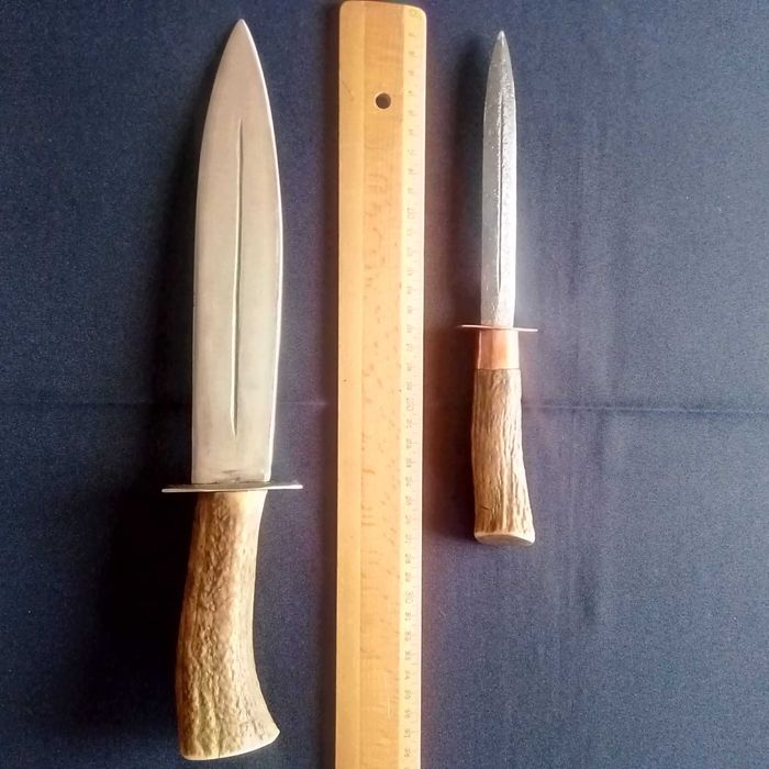 Facas de caça com cabo em chifre de veado