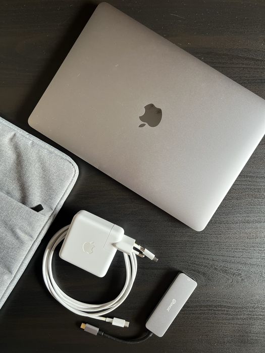 MacBook Pro 13’ 2019, 2,4 GHz / 8GB / 500GB com Acessórios64740216965506124