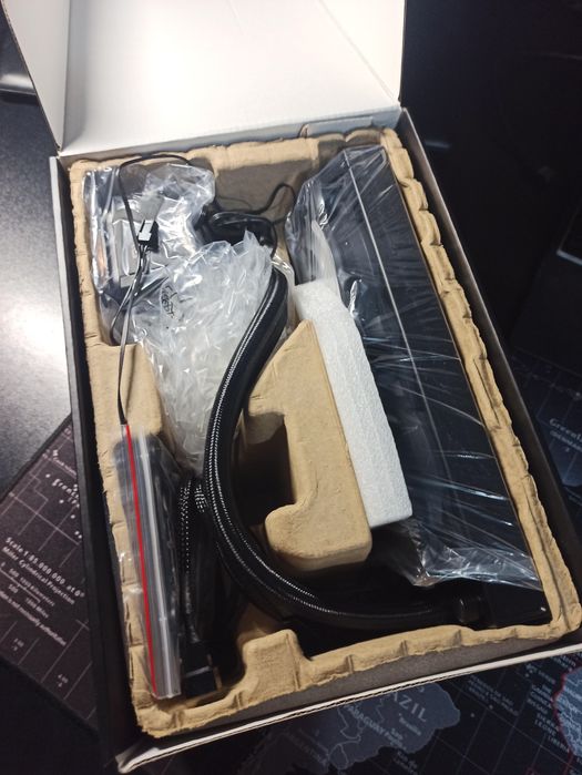 MSI MAG CoreLiquid M240 – Como Novo