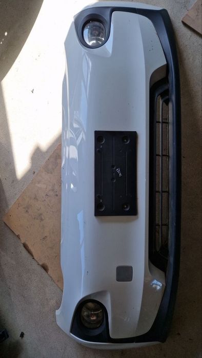 Передний бампер BMW I3