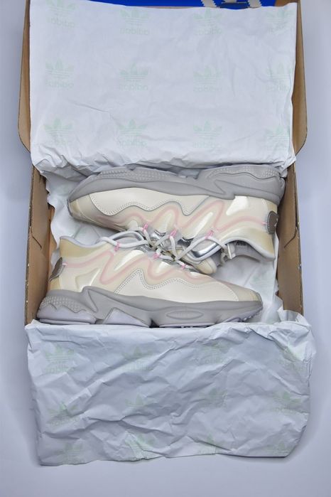 Жіночі Кросівки Адідас OZWEEGO Plus(37,39,40,41)