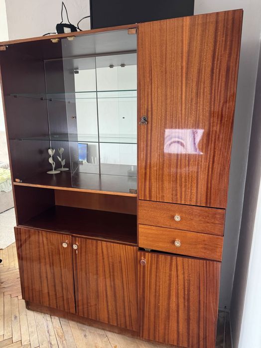 Віддам сервант безкоштовно