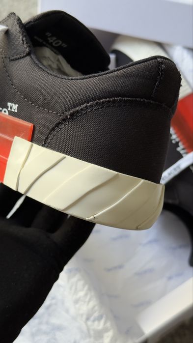 Off-White low vulcanized Black canvas tamanho 40
