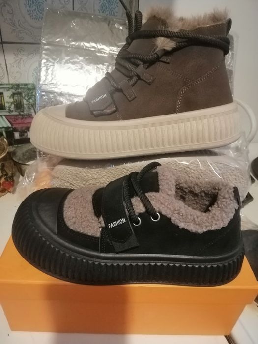 Продам женские зимние кеды,ботинки.