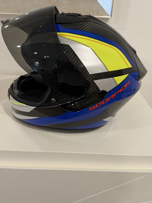 Capacete em carbono para mota ( C/Novo) Scorpion