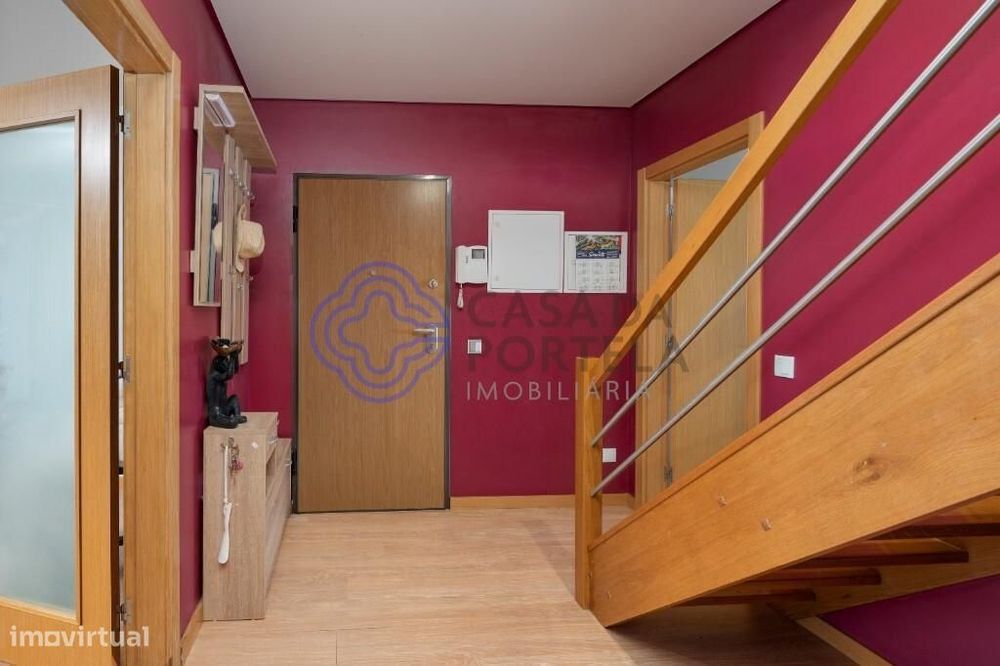 ✨ A Sua Oportunidade Única: Espaçoso T2 com Garagem Fechada nas Caldas