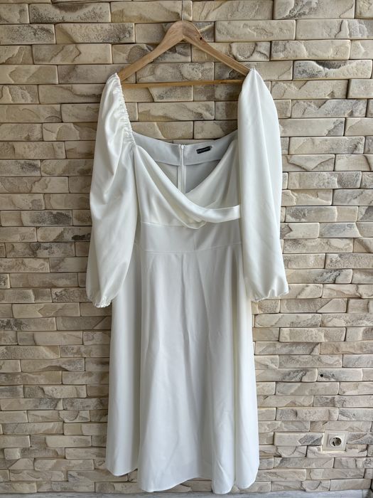 Біла сукня великого розміру, одягалась 1 раз на хрестини