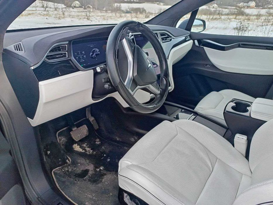 Продаю Tesla Model X 2016 року