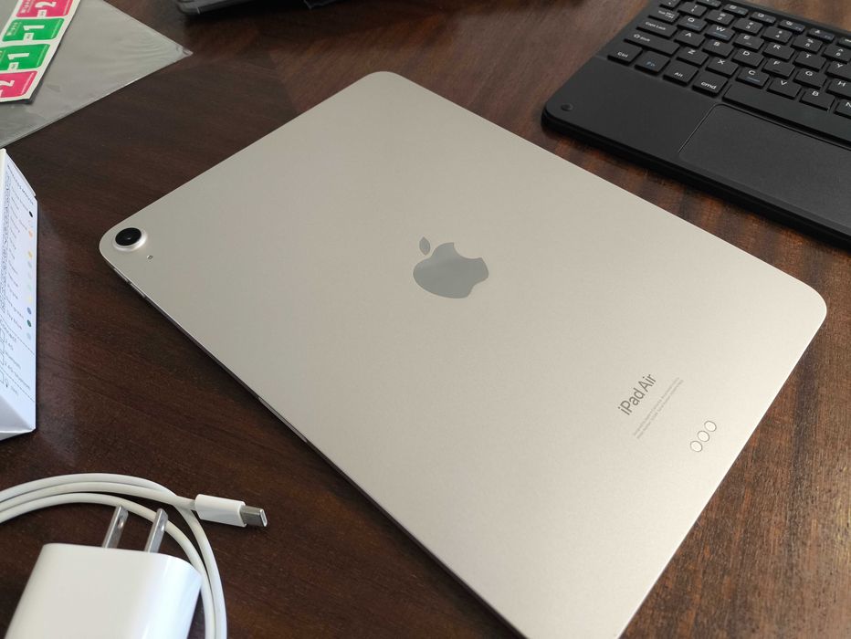 iPad Air 5 (256GB) M1 – Kit com Caneta, Teclado, Rato e Capas