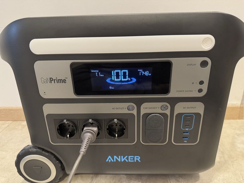 Зарядна станція Anker Solix F2000