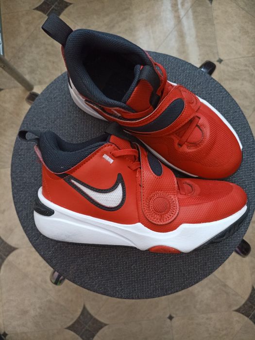 Кросівки Nike та Nike Air Max