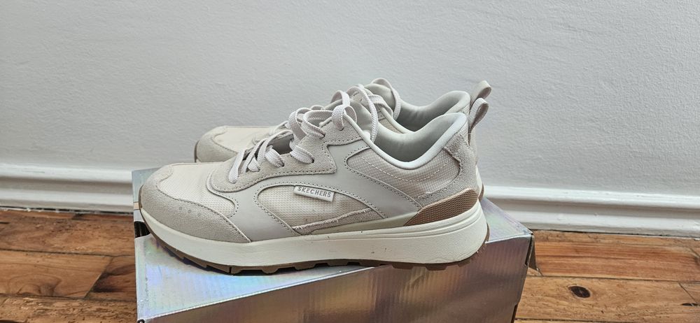 Ténis Sketchers 37