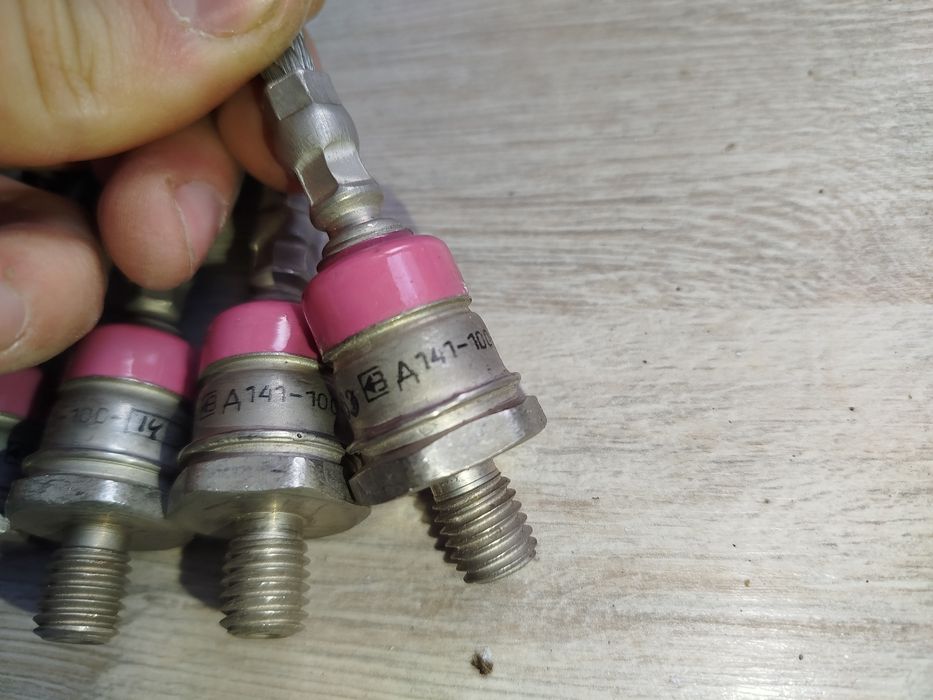 Силовий диод Д141-100-14