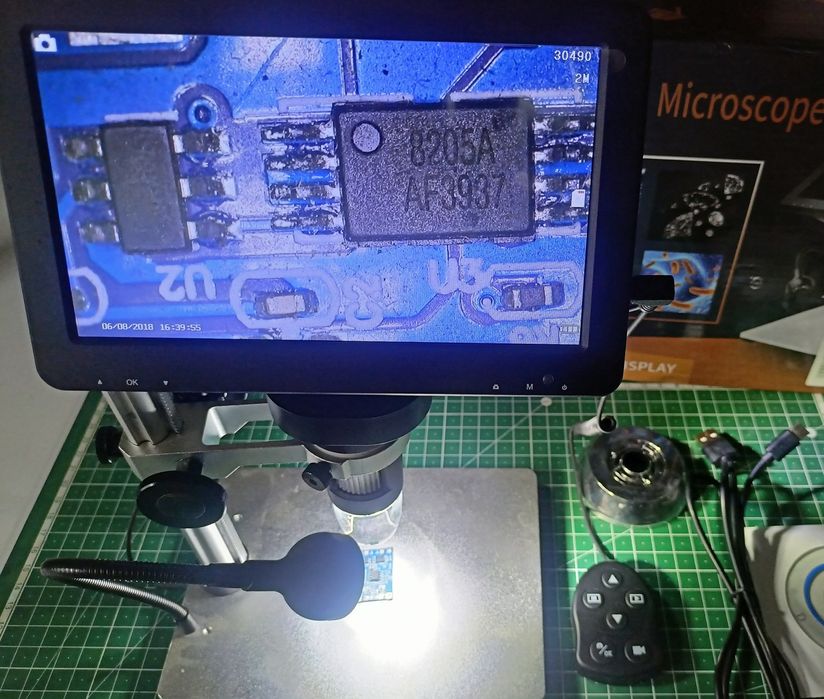 Мікроскоп цифровий DM9 на штативі з монітором 7" і 12MP камерою 1200x